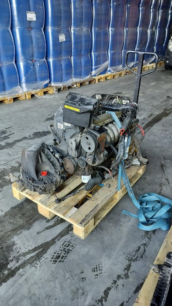 Volvo 2.5L 5cil. + 2 versnellingsbakken en stuurhuis, Ophalen of Verzenden, Gebruikt, Volvo