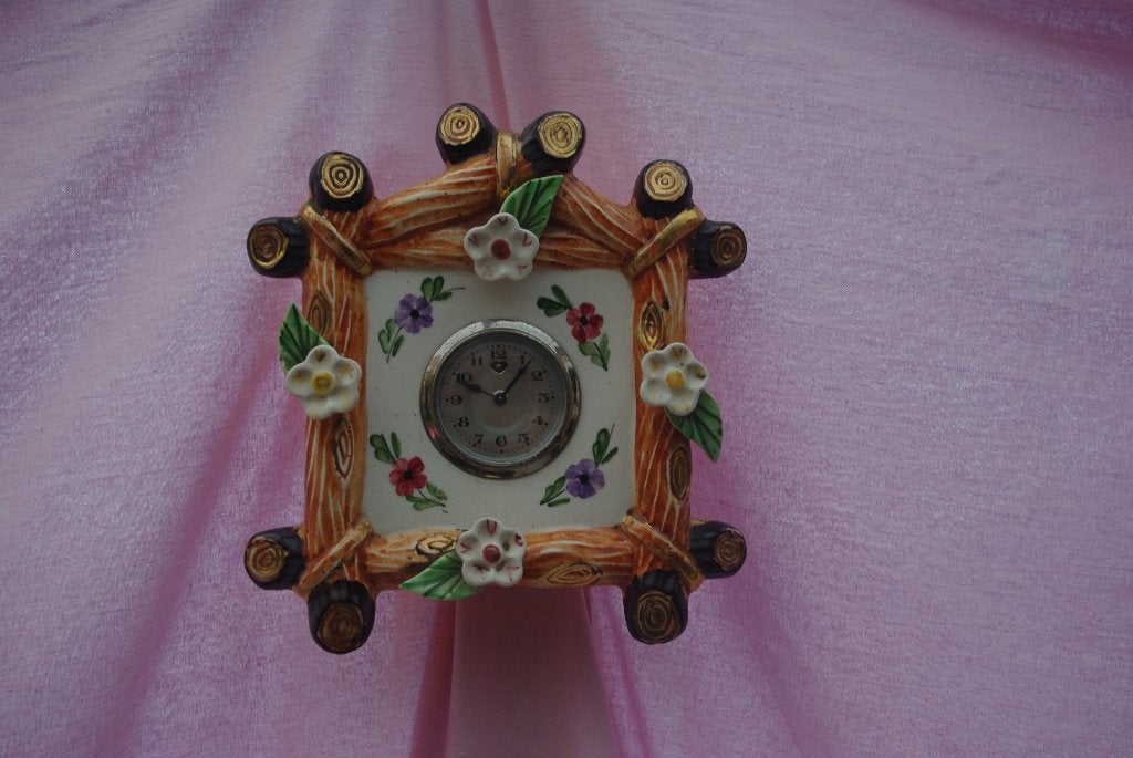 Decoratieve klok met bloemmotief, Ophalen of Verzenden
