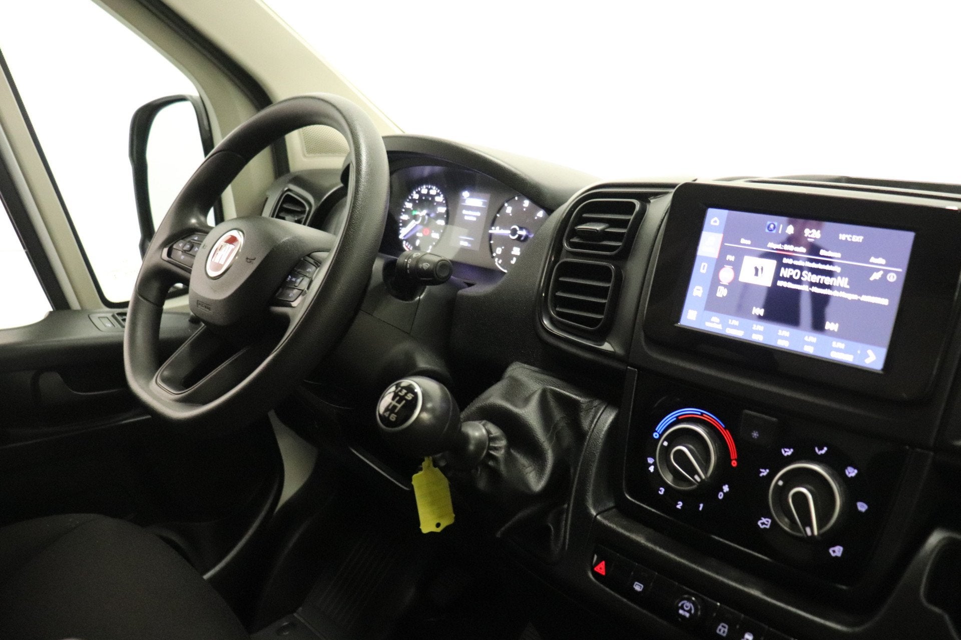 Fiat Ducato 2.3 MJ 140PK L2H2 EURO 6 - Airco - Navi - Cruise, Voorwielaandrijving, Stof, Gebruikt, Cruise Control