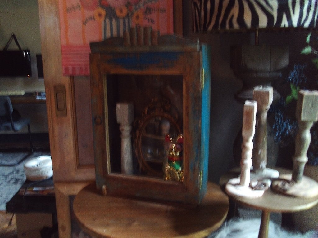 Oud Indiaas Vitrinekastje - 64x41x19 cm, Huis en Inrichting, Ophalen, Minder dan 25 cm, Minder dan 100 cm, Overige houtsoorten