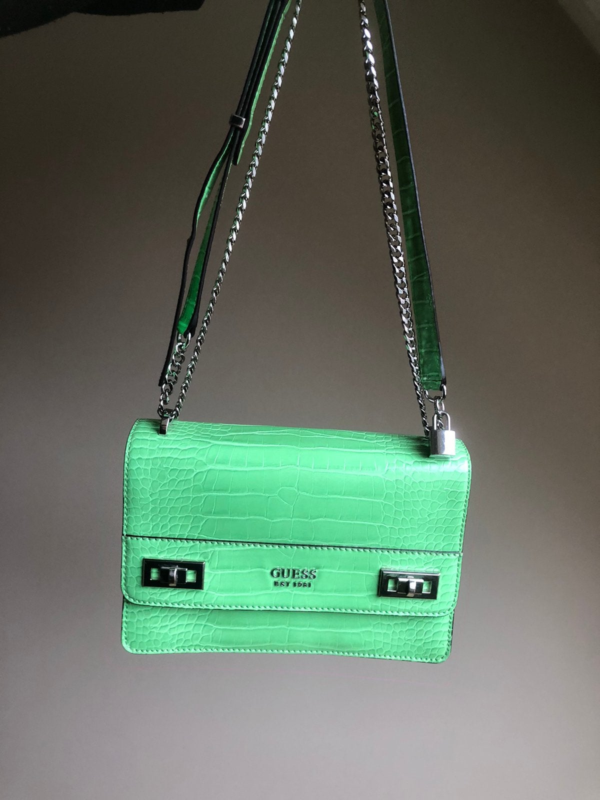 Nieuwe Guess Tas - Mintgroen Croco Patroon, Sieraden, Tassen en Uiterlijk, Tassen | Damestassen, Ophalen of Verzenden, Zo goed als nieuw