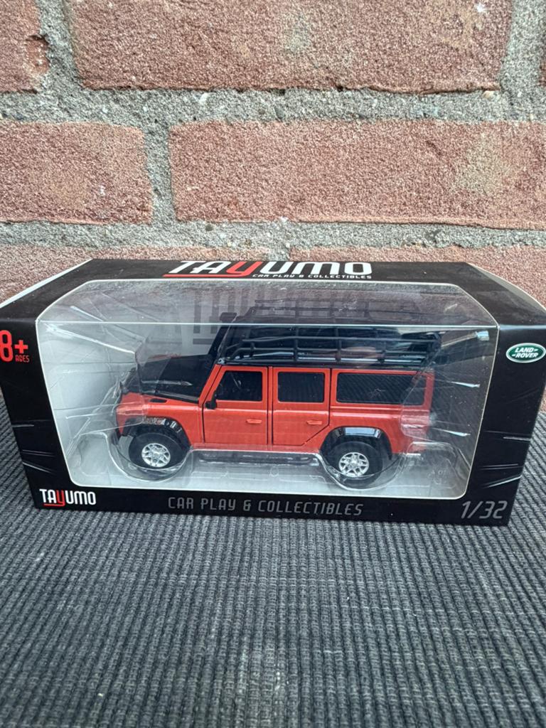 1:32 Land Rover Defender 110 …….. 9,50, Hobby en Vrije tijd, Modelauto's | 1:32, Ophalen of Verzenden, Nieuw, Auto, Overige merken