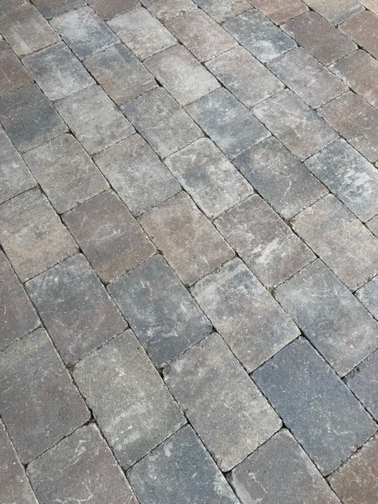 Nieuwe  betontegels voor terras of oprit, Doe-het-zelf en Verbouw, Ophalen, Overige materialen, Gebruikt, 20 tot 40 cm