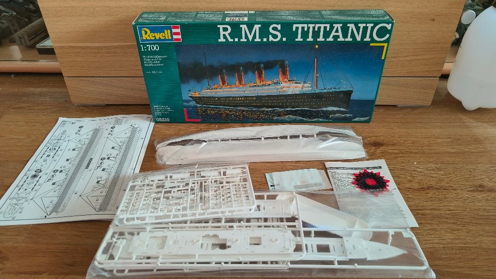 Revell RMS Titanic 1:700, Hobby en Vrije tijd, Modelbouw | Boten en Schepen, Ophalen of Verzenden, Zo goed als nieuw, 1:200 of kleiner