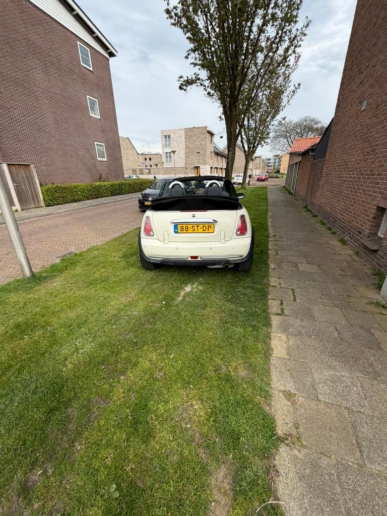Mini 1.6 16V Cooper Cabrio 2006 Wit, Auto's, Voorwielaandrijving, Beige, 4 cilinders, Cabriolet