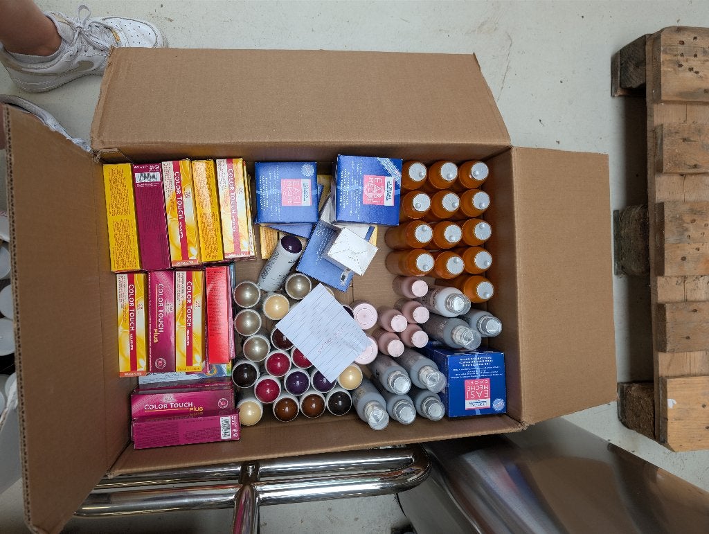 Doos met haarproducten  van alles, Ophalen of Verzenden, Nieuw, Overige typen