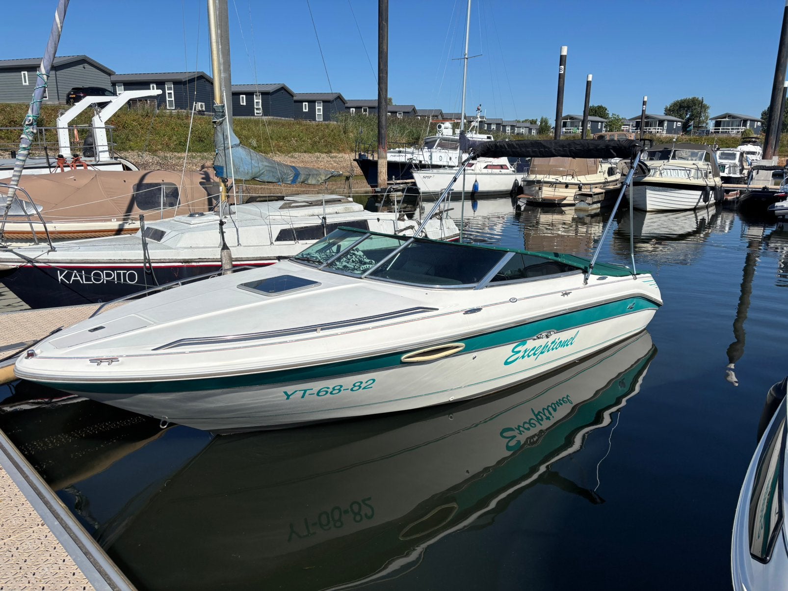 Sea Ray 220 Overnighter 260 pk V8 Mercruiser op LPG, Watersport en Boten, Gebruikt, 1.00 - 1.50 meter, 260 pk, Polyester