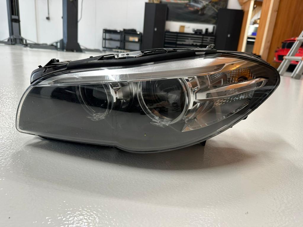 BMW F10 koplamp links LCI, Ophalen, BMW