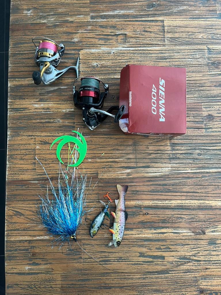 Twee shimano molens met kunstaas, Watersport en Boten, Ophalen of Verzenden, Zo goed als nieuw, Molen
