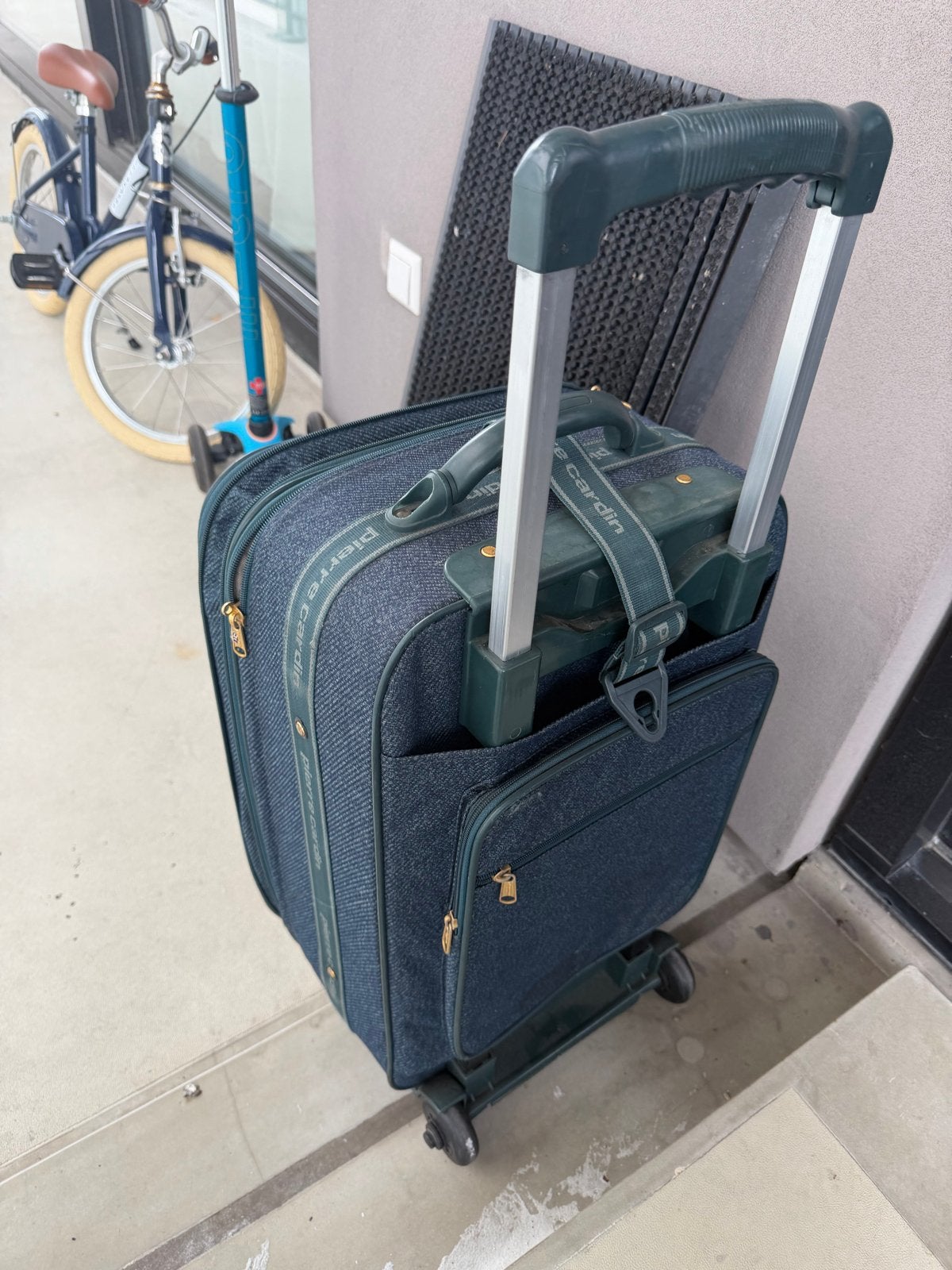 Pierre Cardin Koffer - Blauw, Compact en Handig, Ophalen, 40 tot 60 cm, Gebruikt, 20 tot 30 cm