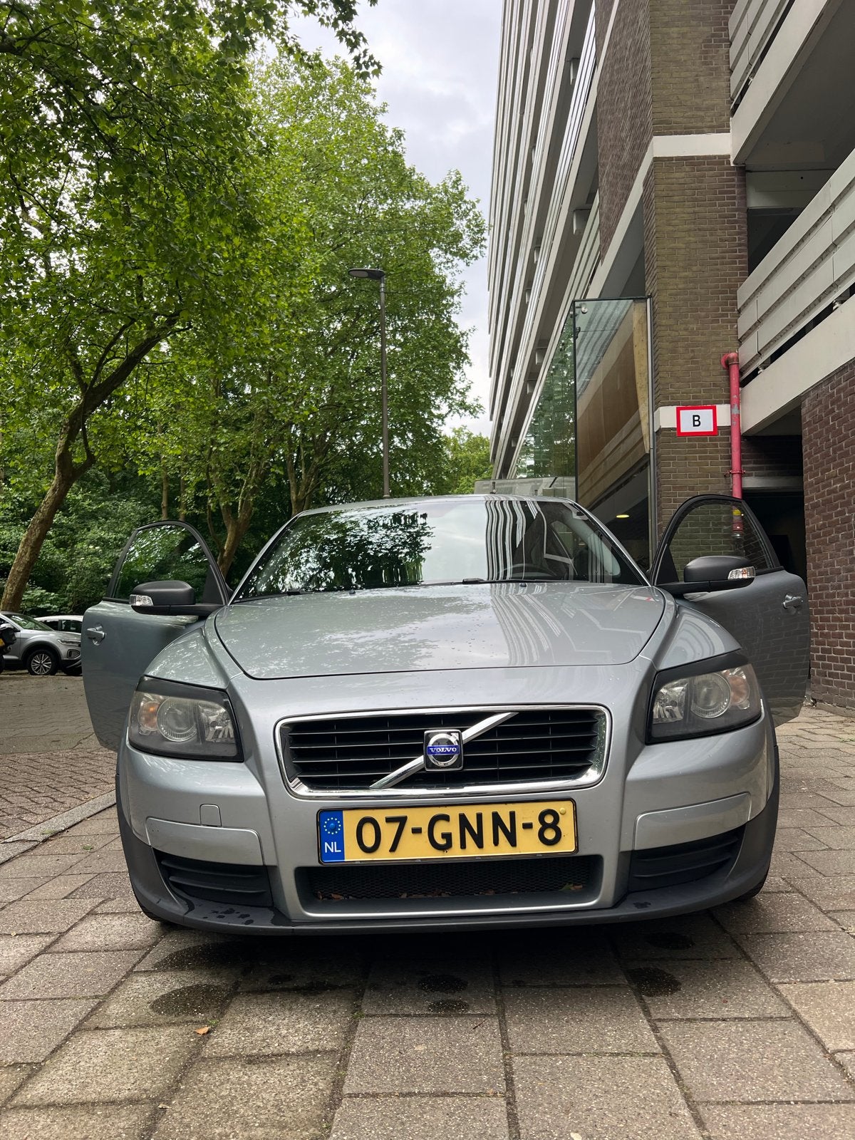 Volvo C30 1.6 2008 Grijs, Auto's, Volvo, Voorwielaandrijving, 1596 cc, 4 cilinders, 4 stoelen