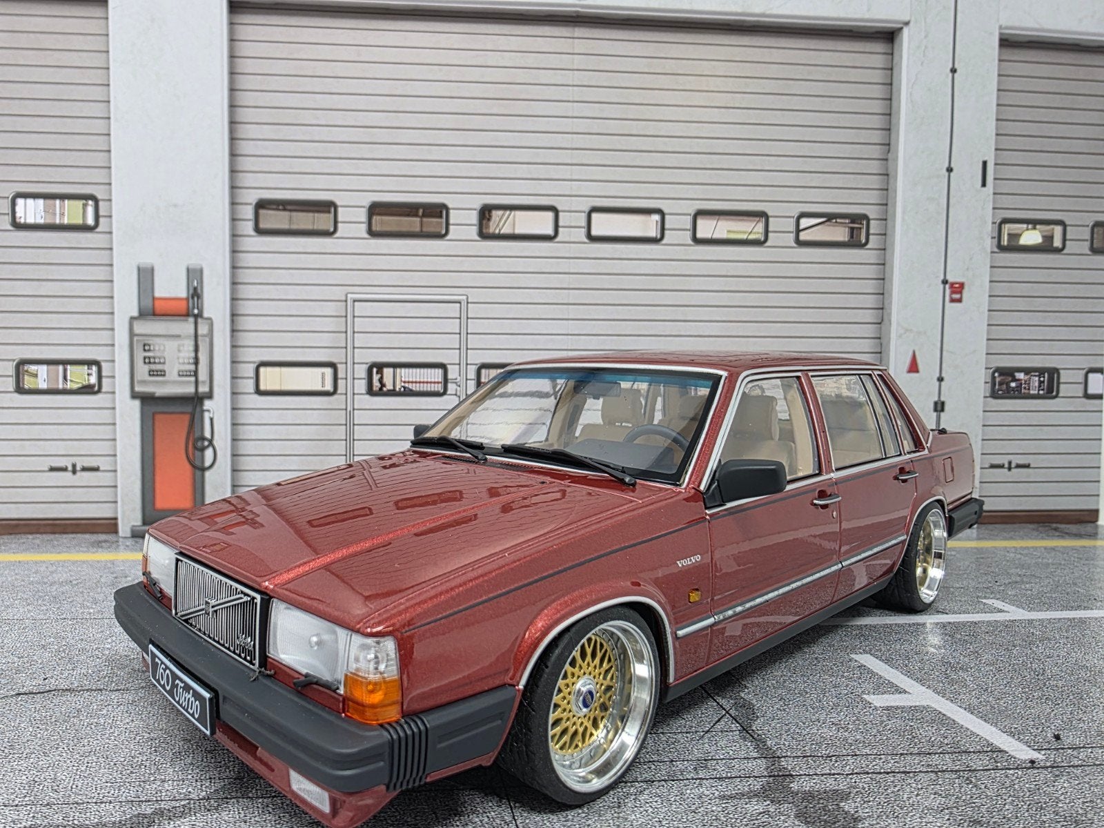 Volvo 760 Turbo 1:18 in OVP verlaagd op BBS velgen, Ophalen of Verzenden, Zo goed als nieuw, Overige merken