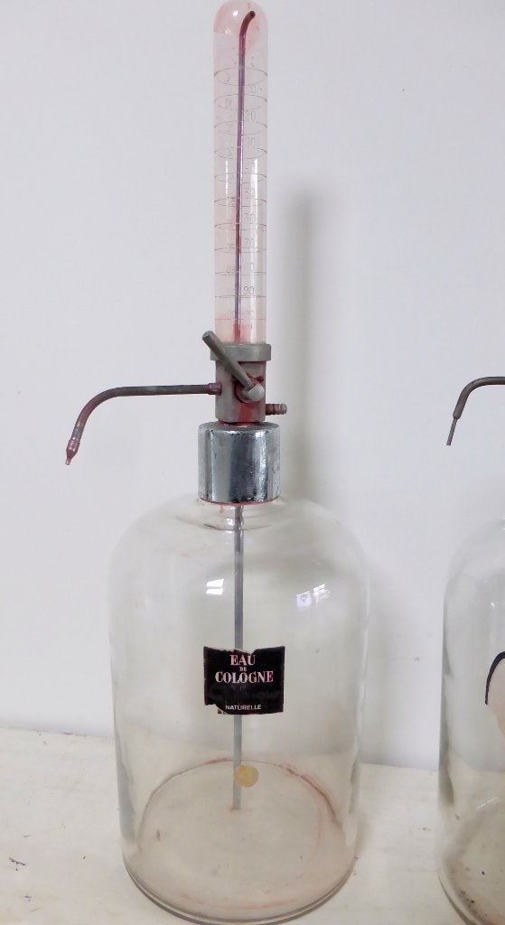 Grote oude Eau de Cologne winkelfles / parfum tapfles pomp, Verzamelen, Ophalen, Parfumfles