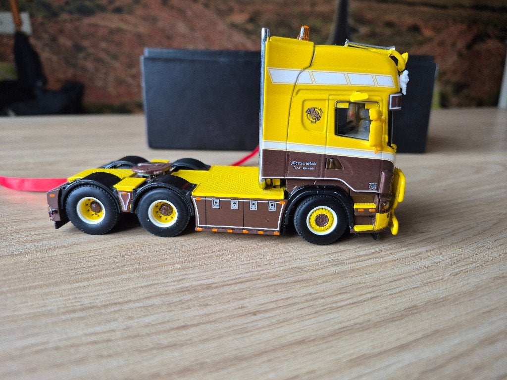 WSI Scania R580 Morten Skov  Dikke ShowTruck, Hobby en Vrije tijd, Ophalen of Verzenden, Nieuw, Bus of Vrachtwagen, Wsi
