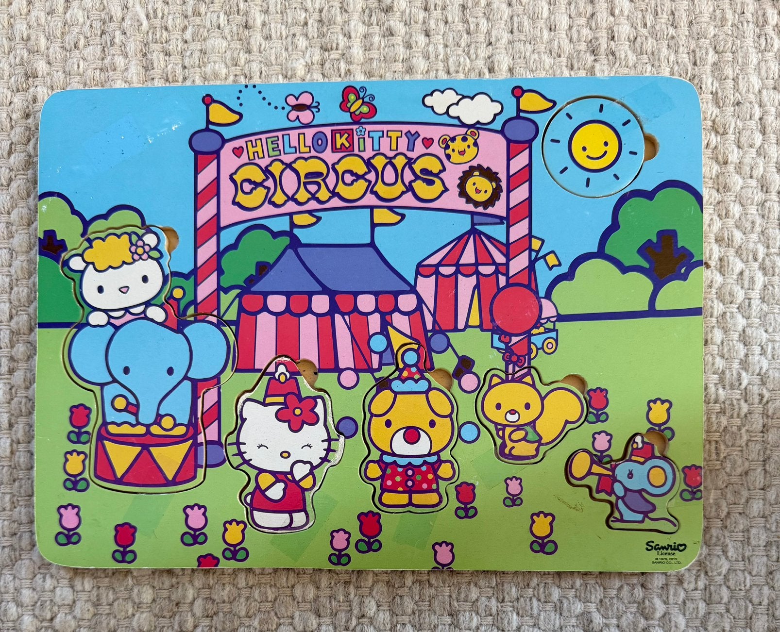 Houten puzzel hello kitty, Kinderen en Baby's, Ophalen, 10 tot 50 stukjes, Zo goed als nieuw, Van hout