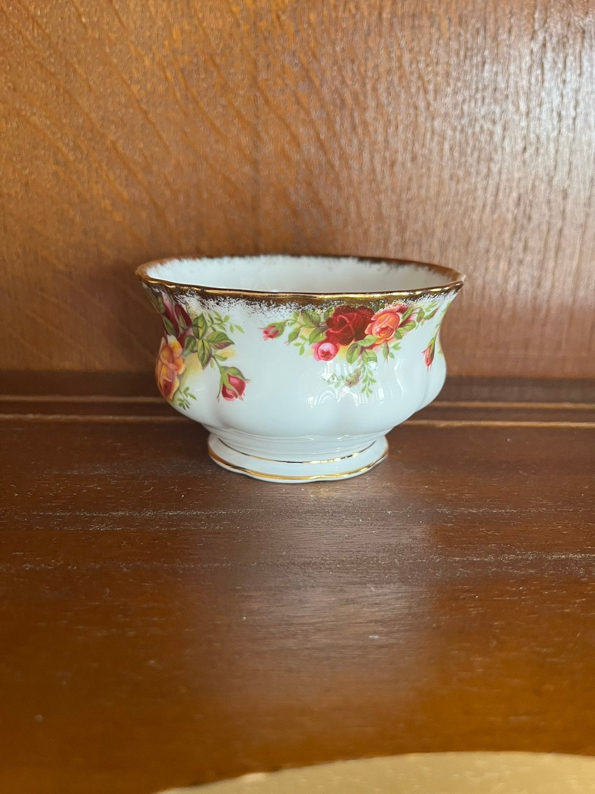 Royal Albert "Old Country Roses" ROND BAKJE 9CM, Antiek en Kunst, Antiek | Servies los, Ophalen of Verzenden