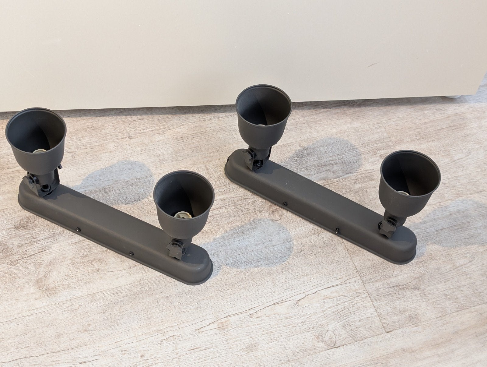 Ikea Hektar donkergrijs lamp met 2 spots (set van 2), Ophalen, Gebruikt, Overige lichtbronnen, Opbouwspot