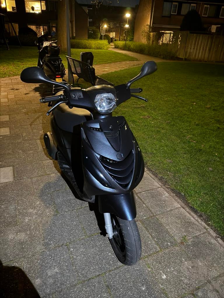 Piaggio Zip 4-Takt 2017, Maximaal 45 km/u, Zip, Ophalen of Verzenden, Zo goed als nieuw