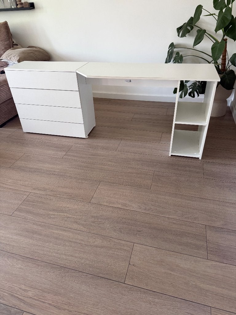 Gratis Bureau met ladekast, Ophalen, Gebruikt, 51 cm, Scandinavisch
