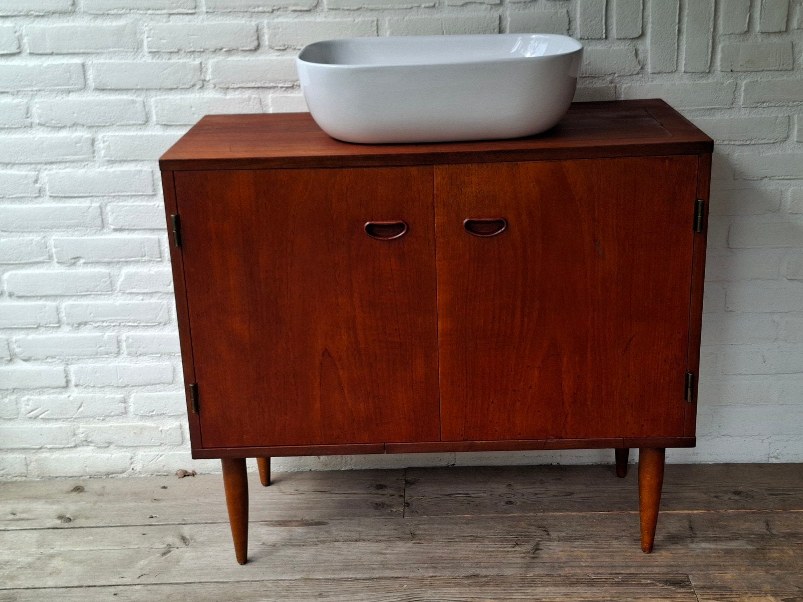 Vintage badkamermeubel wastafelkast Deense stijl jaren 60., Ophalen, 50 tot 100 cm, Zo goed als nieuw, Minder dan 100 cm