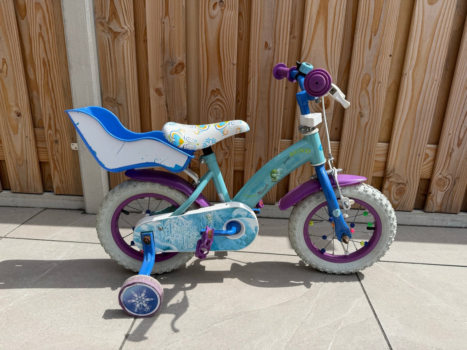 Frozen kinderfiets 12 inch met zijwieltjes en zitje, Ophalen, Zijwieltjes, Gebruikt, Velgrem