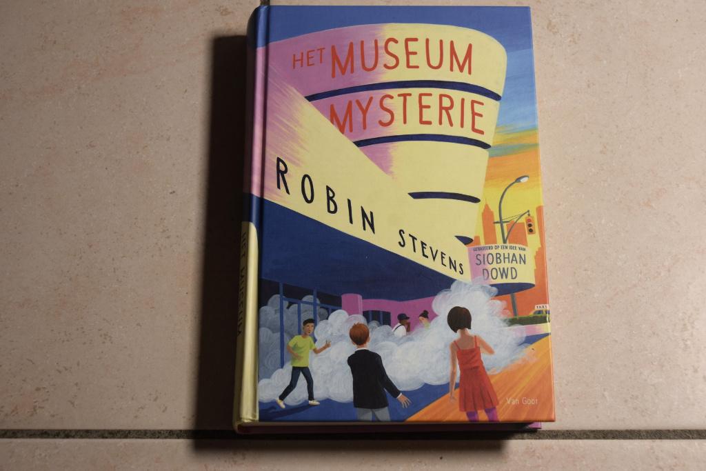 Het Museum Mysterie / Robin Stevens, Boeken, Ophalen of Verzenden, Zo goed als nieuw, Fictie