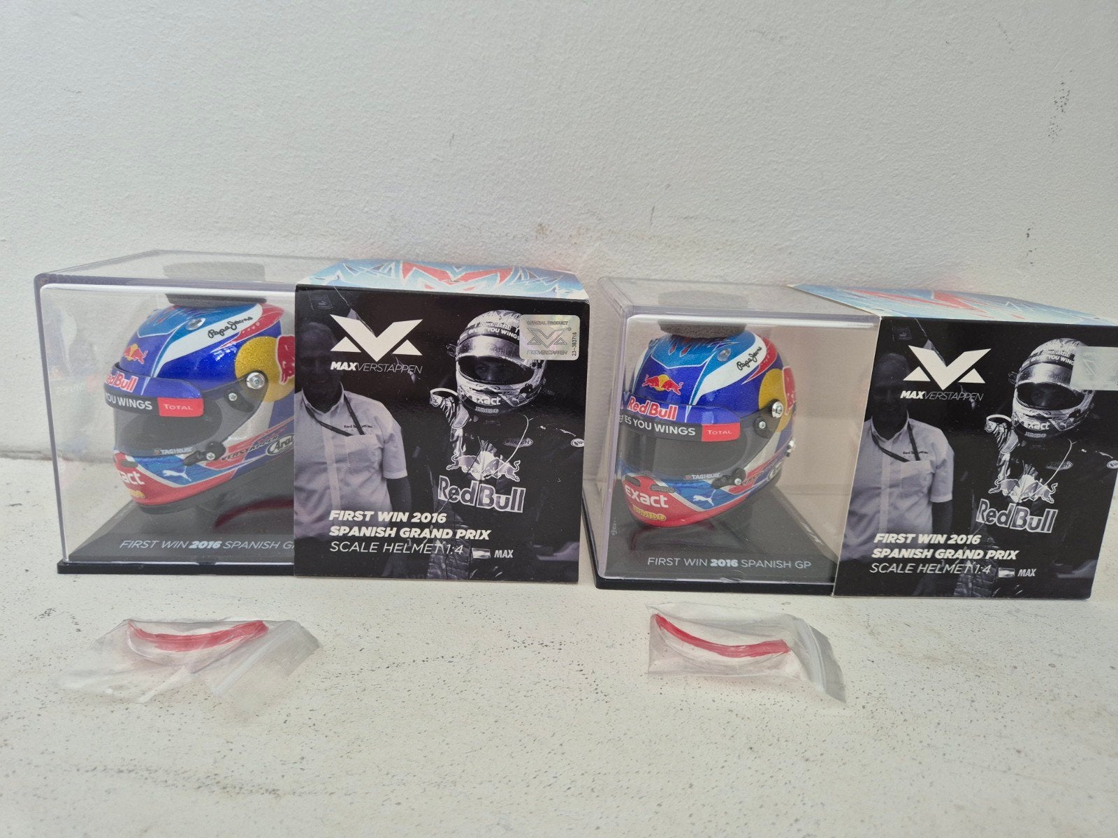 2X MAX VERSTAPPEN 1:4 HELM FIRST WIN SPAIN SPANJE 2016 NIEUW, Ophalen, Nieuw, Formule 1