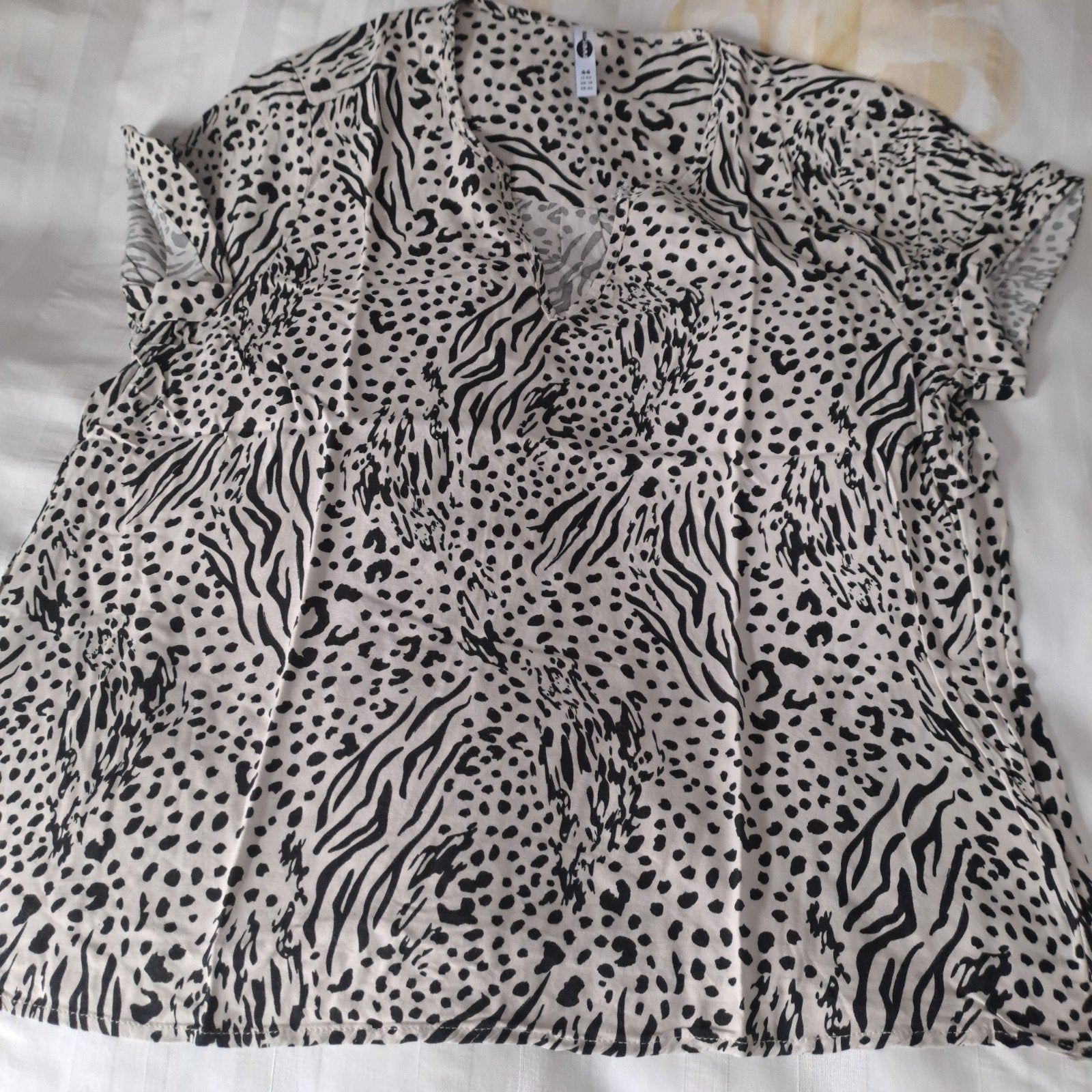 top / blouse, Kleding | Dames, Ophalen of Verzenden, Zo goed als nieuw, Maat 42/44 (L), Korte mouw