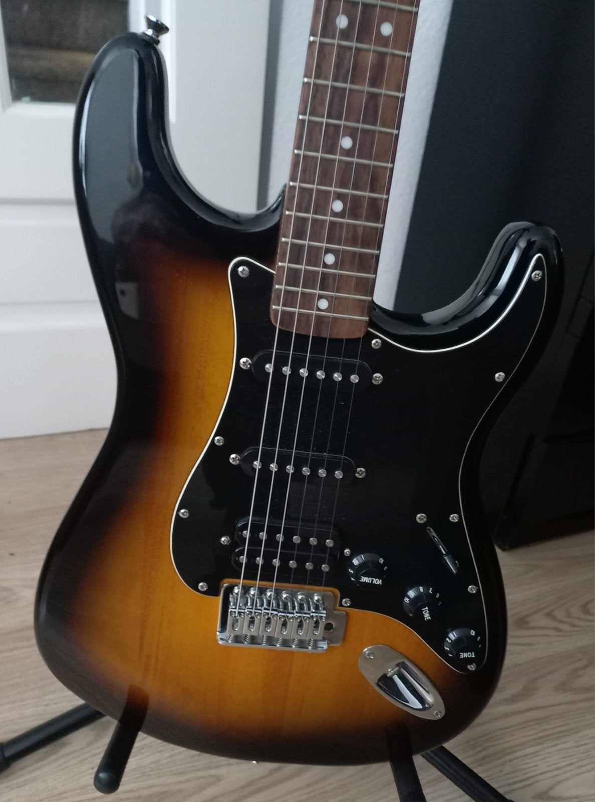 Squier stratocaster HSS., Ophalen, Gebruikt, Solid body, Fender