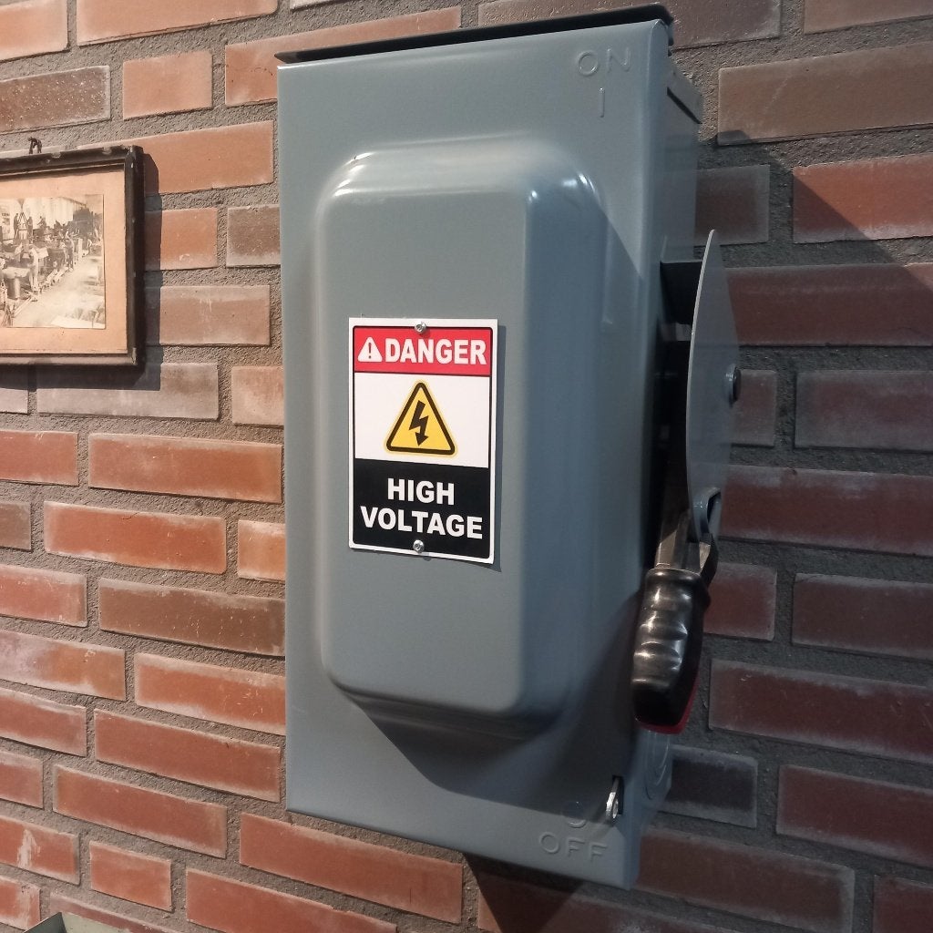 Muurkastje mancave bar wandkast hoofdschakelaar