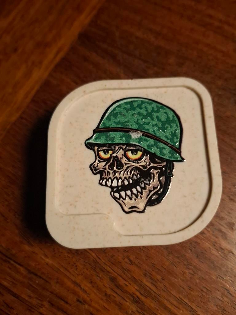 Wiet grinder met doodshoofd, Ophalen of Verzenden, Zo goed als nieuw