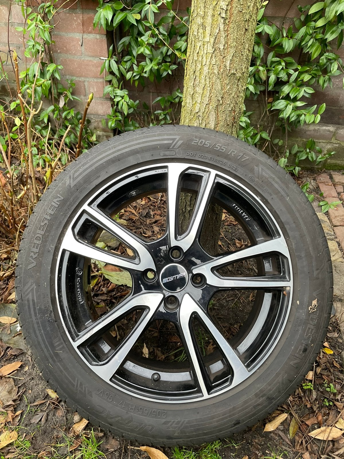 4x Lichtmetalen velgen 17 inch met Vredestein banden – 4x100, Auto-onderdelen, Banden en Velgen, Ophalen, Velg(en), 17 inch, 205 mm