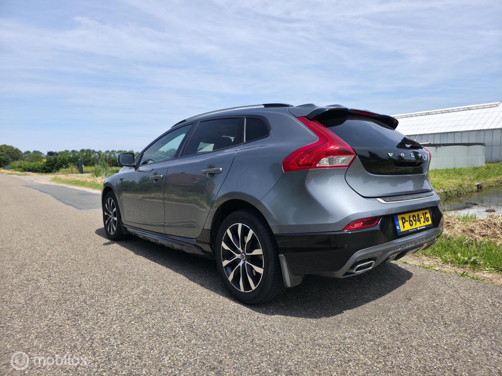 Volvo V40 Cross Country 1.5 T3 Polar+ / Pano / Standk / Cam, Auto's, Volvo, Dealer onderhouden, Euro 6, 4 cilinders, 700 kg