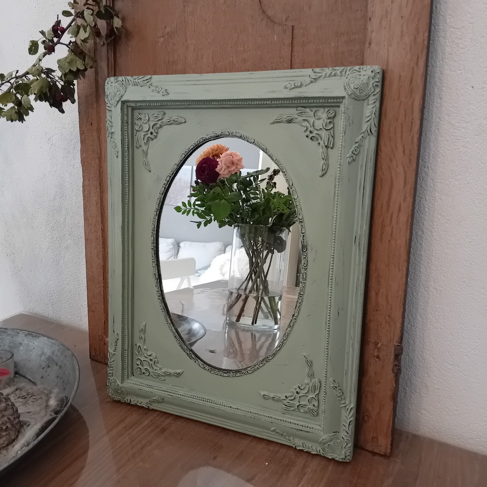 Brocante spiegel met mooie details, Ophalen, Zo goed als nieuw