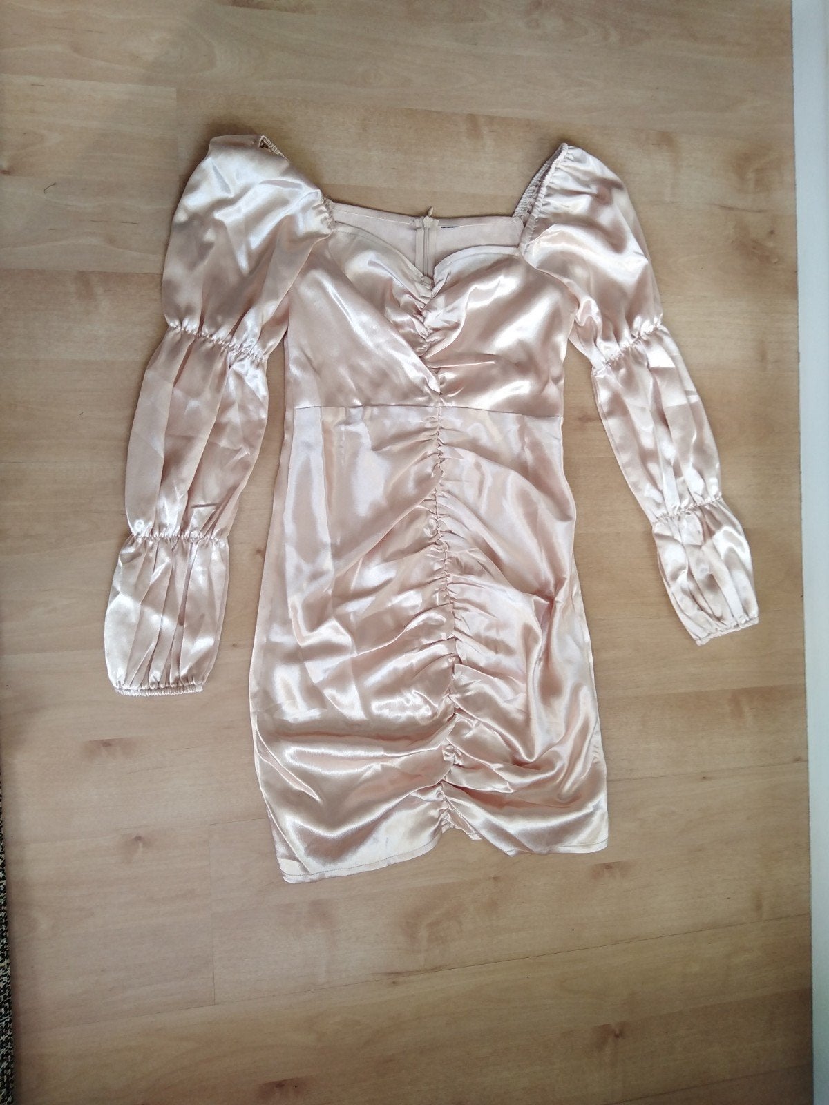 jurk champagne kleur, Nieuw, Ophalen of Verzenden, Maat 36 (S), Boven de knie