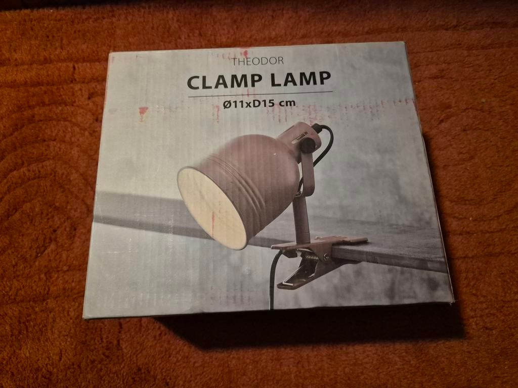 Nieuwe Knijp(bureau) Lamp - Theodor Clamp Lamp JYSK, Nieuw, Ophalen of Verzenden, Metaal, Modern