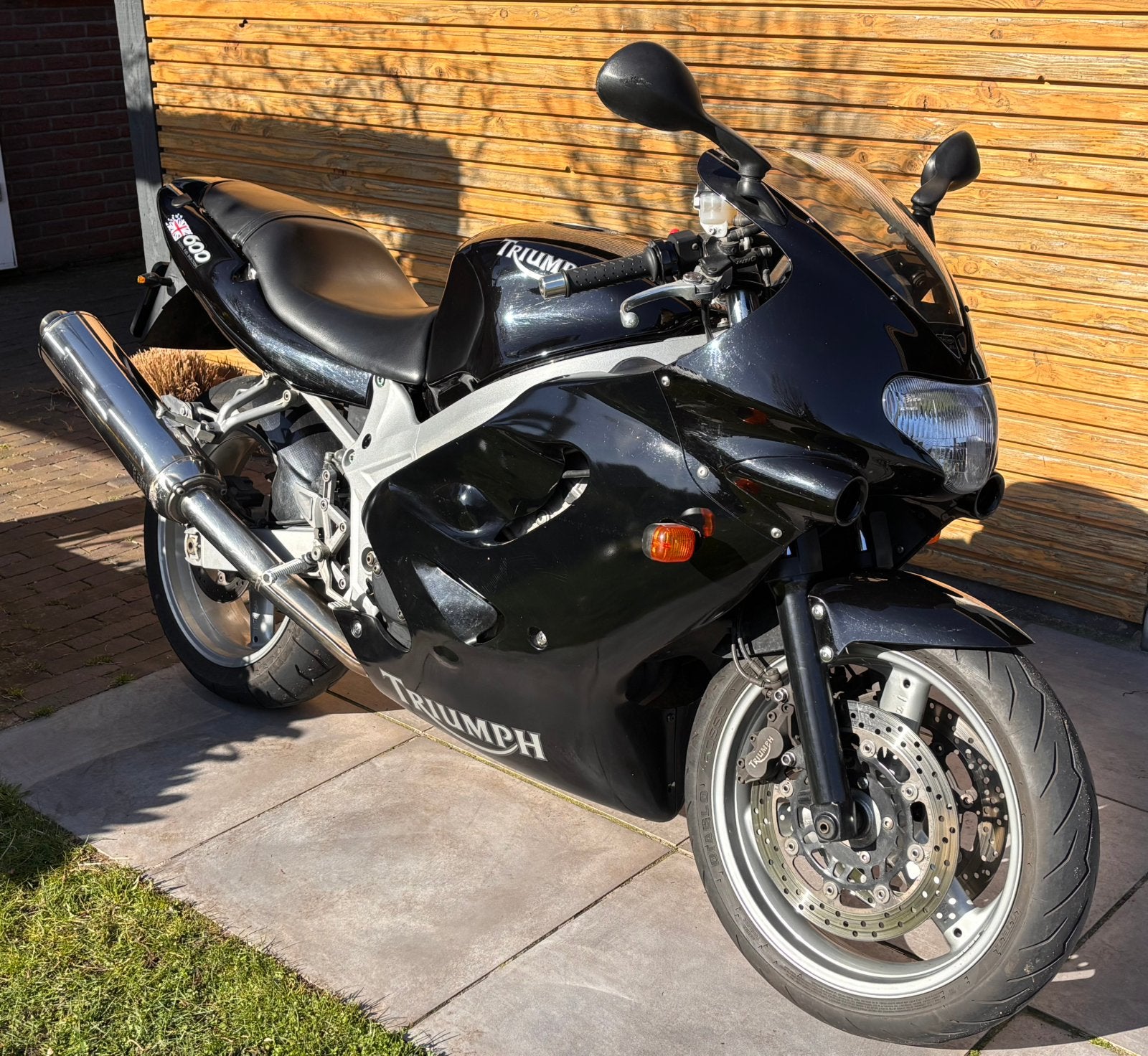 Triumph TT600 uit 2003, zelfde specs als CBR600Fi. 34d km, Sportuitlaat, 4 cilinders, Motorrijbewijs A, Gebruikt