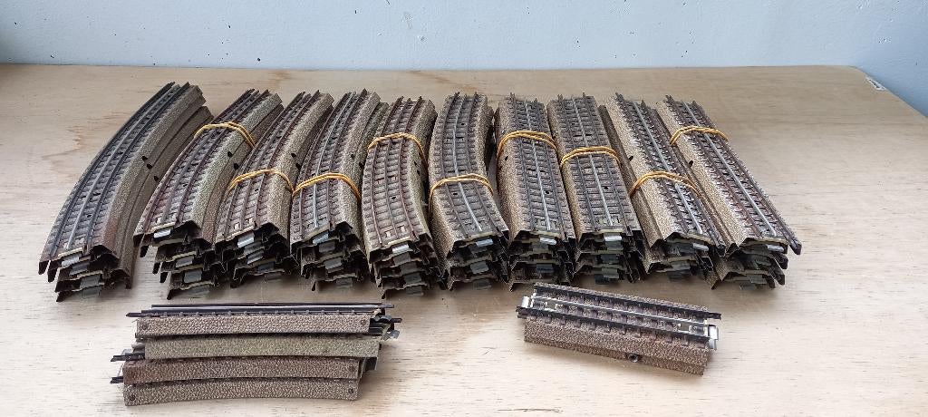 `Märklin H0 M-rails met doorlopende midden  geleider, Hobby en Vrije tijd, Modeltreinen | H0, Wisselstroom, Gebruikt, Rails, Ophalen of Verzenden