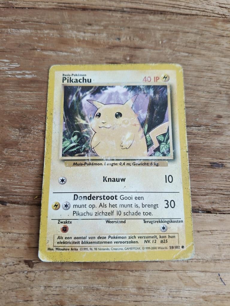 Pikachu Pokémon kaart 58/102 (Nederlands) - Beschadigd, Ophalen of Verzenden, Gebruikt, Losse kaart