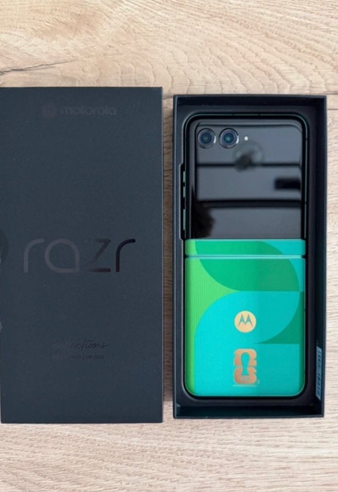 Motorola razr fifa world cup 2026 edition, Telecommunicatie, Zwart, Touchscreen, Nieuw, Inklapmodel