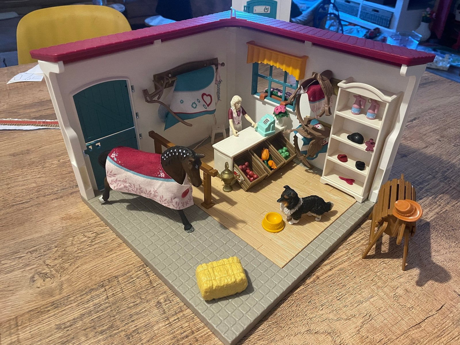 Schleich horse club horseshop set 42568, Kinderen en Baby's, Speelgoed | Overig, Ophalen of Verzenden, Zo goed als nieuw, Jongen of Meisje