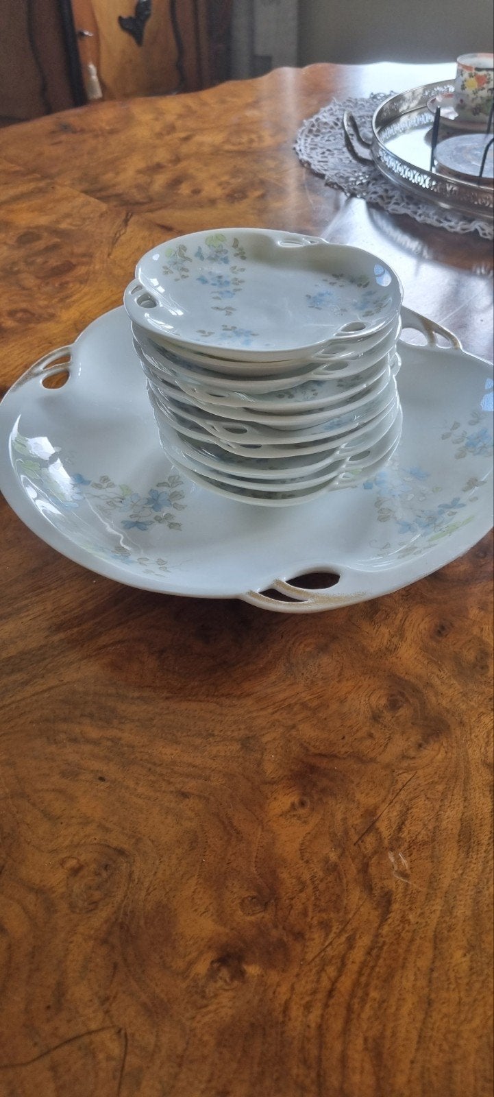 prachtig porseleinen gebak set mooi en gaaf prachtig bewerkt, Verzamelen, Ophalen of Verzenden, Zo goed als nieuw, Porselein, Kop en/of schotel