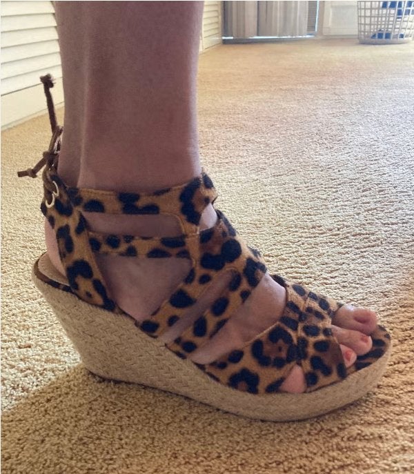 Nieuwe zomerschoenen met sleehak en tijgerprint, Bruin, Nieuw, Sandalen of Muiltjes, Ophalen of Verzenden