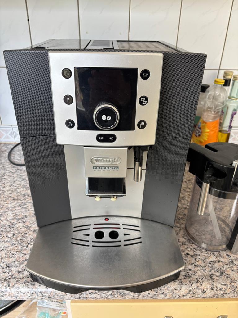 Delonghi perfecta cappucino, Ophalen, Gebruikt, Espresso apparaat, 2 tot 4 kopjes