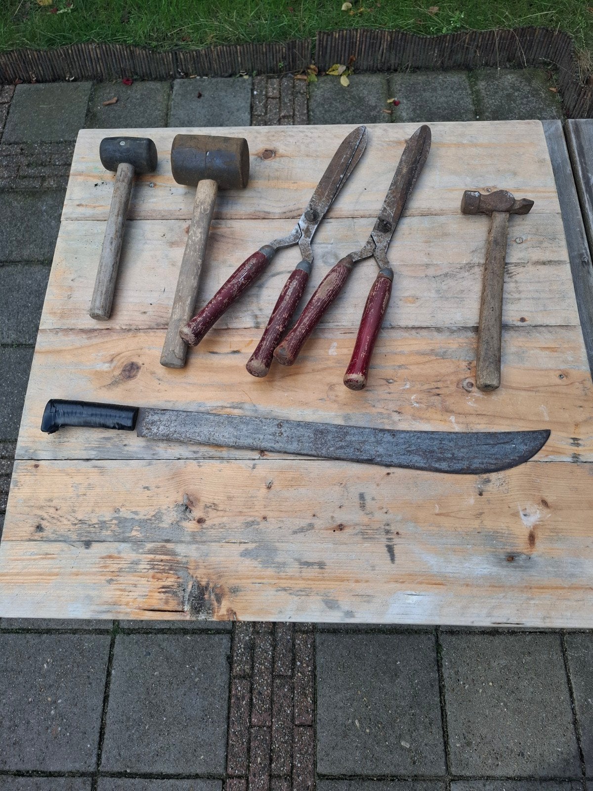 Diverse gereedschappen: Machete, heggenscharen, hamers, Ophalen of Verzenden
