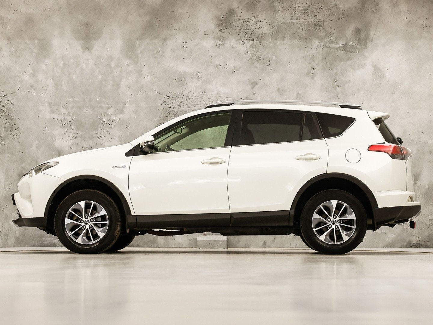 Toyota RAV4 2.5 Hybrid Executive Sport 197Pk Automaat (CAMER, 12 maanden, Stof, Gebruikt, Wit