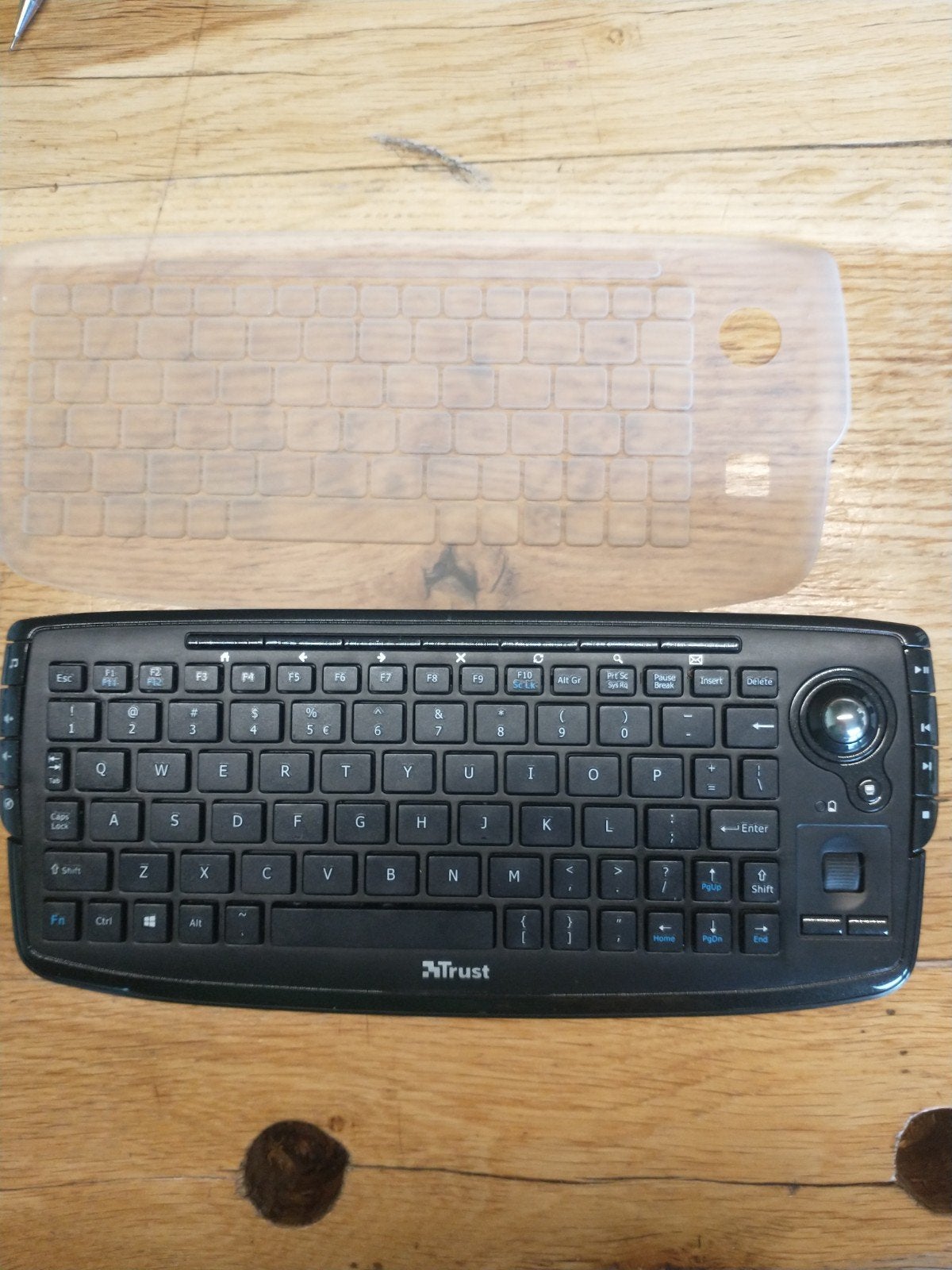 Trust draadloos minitoetsenbordje, Computers en Software, Ergonomisch, Ophalen of Verzenden, Zo goed als nieuw, Draadloos
