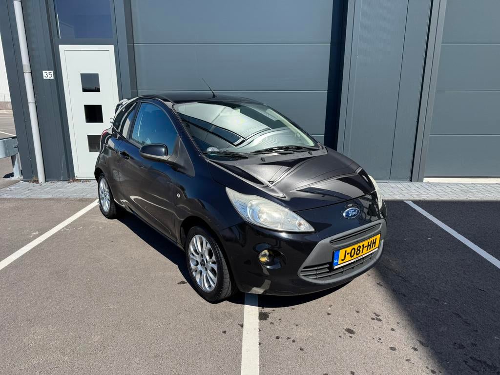 Ford Ka 1.2 51KW Titanium X | Climate Control |, Voorwielaandrijving, 1242 cc, 4 cilinders, 4 stoelen