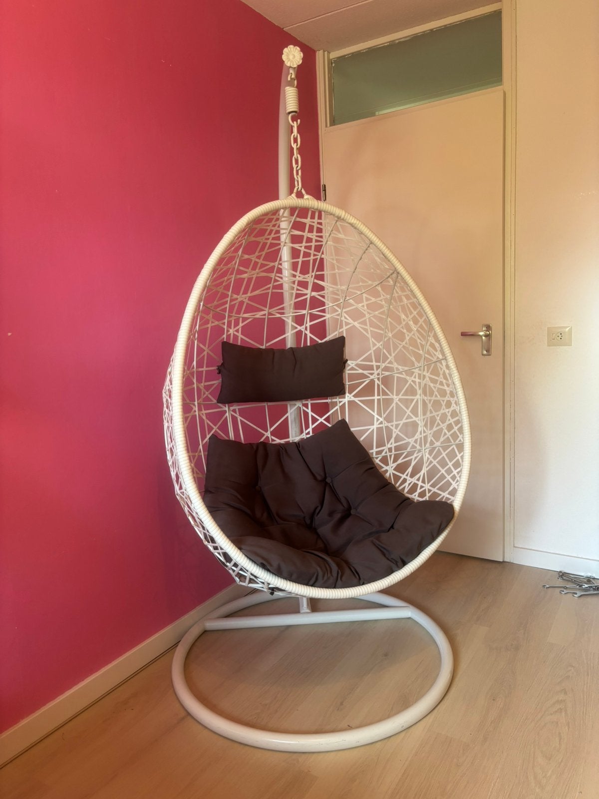 Hangstoel egg, Huis en Inrichting, Ophalen, Zo goed als nieuw, Eén