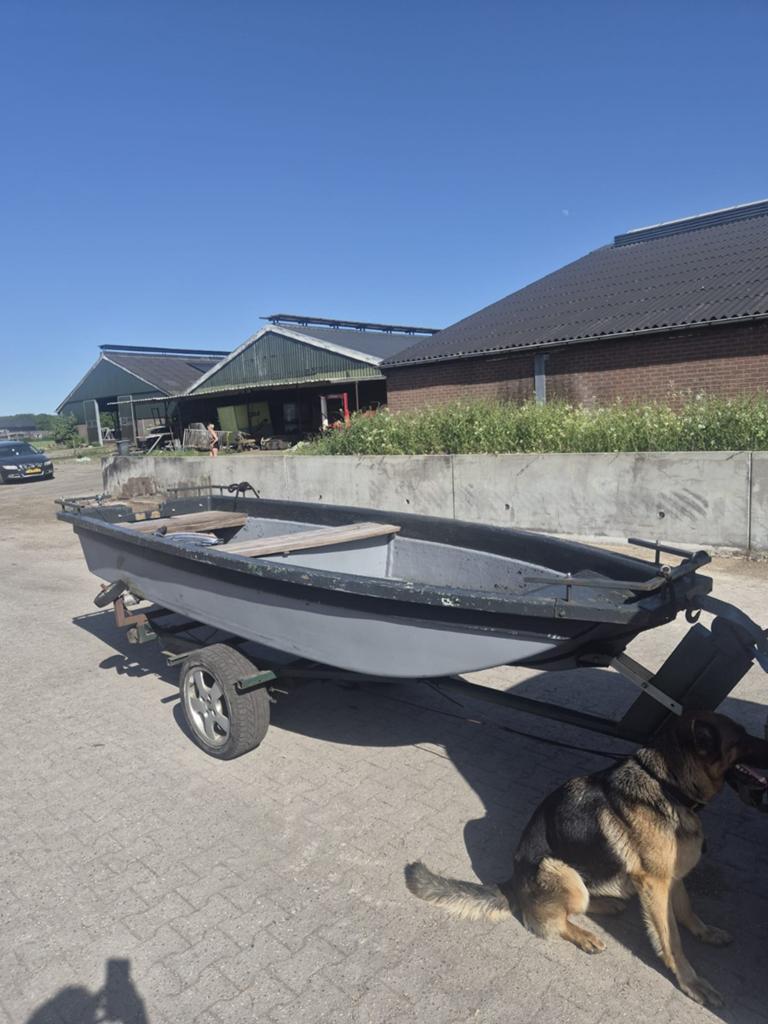 Boot met Archimedes buitenboordmotor, Ophalen of Verzenden